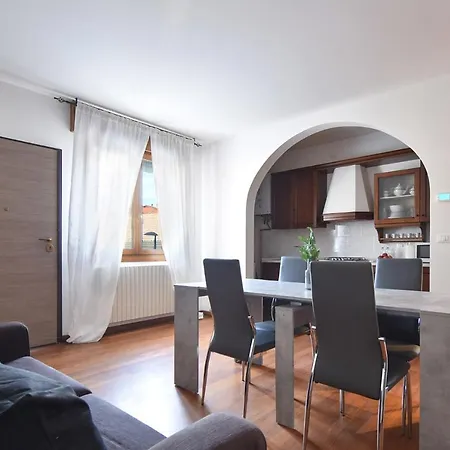 Apartment By The Hills *