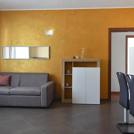Apartment By The Hills