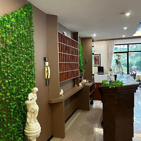 Hotel Rey's