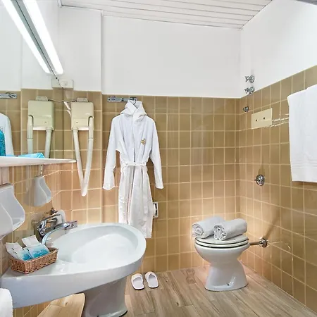 Hotel Fabilia Terme Augustus Montegrotto Terme