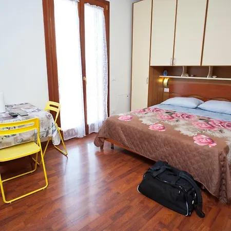 Locazioni Turistiche By Max Guest house *