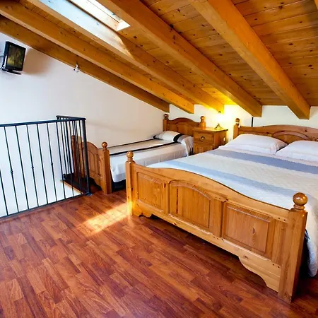 Locazioni Turistiche By Max Guest house *